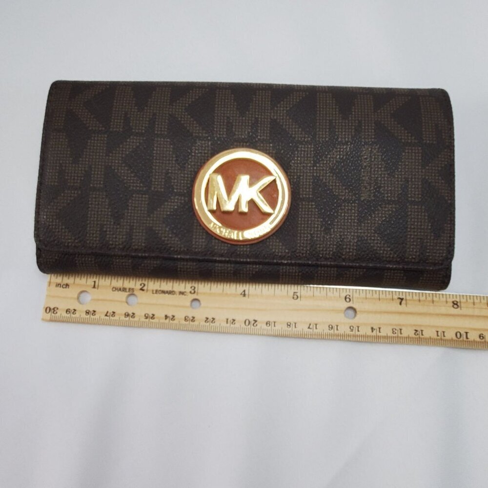 Michael Kors Brown Signature MK Monogram Crossbody Bag & Matching Wallet Set - Picture 11 of 16